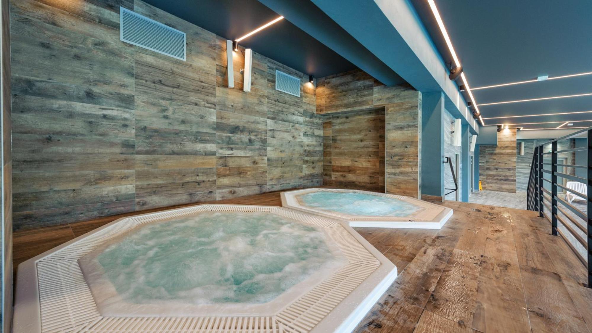 Blue Premium Pool Sauna Fitness Free كولوبرزيغ المظهر الخارجي الصورة